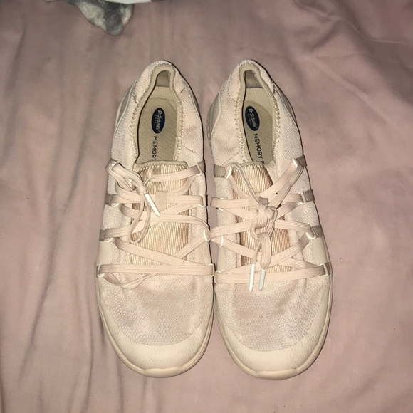 dr scholl's memory foam sneakers